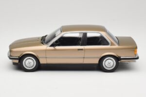 BMW 323i E30 Brown Metallic Minichamps 1:18 155026004 Metalas - nuotrauka 3 iš 6