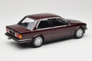 BMW 323i E30 Dark Red Metallic Minichamps 1:18 155026007 Metalas - nuotrauka 2 iš 6