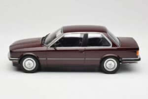 BMW 323i E30 Dark Red Metallic Minichamps 1:18 155026007 Metalas - nuotrauka 3 iš 6