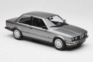 BMW 323i E30 Grey Metallic Minichamps 1:18 155026006 Metalas - nuotrauka 4 iš 6