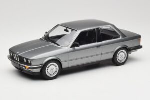 BMW 323i E30 Grey Metallic Minichamps 1:18 155026006 Metalas