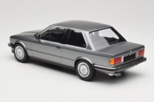 BMW 323i E30 Grey Metallic Minichamps 1:18 155026006 Metalas - nuotrauka 5 iš 6