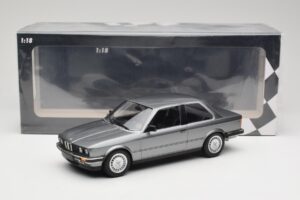 BMW 323i E30 Grey Metallic Minichamps 1:18 155026006 Metalas - nuotrauka 6 iš 6