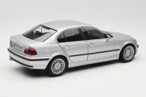 BMW 330i E46 Sidabrinis UT 1:18 80430302328 Metalas - nuotrauka 3 iš 8
