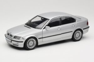 BMW 330i E46 Sidabrinis UT 1:18 80430302328 Metalas