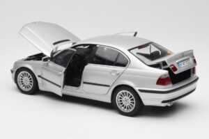 BMW 330i E46 Sidabrinis UT 1:18 80430302328 Metalas - nuotrauka 5 iš 8