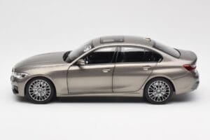 BMW 330i G20 Sidabrinis Norev 1:18 183275 Metalas - nuotrauka 4 iš 8