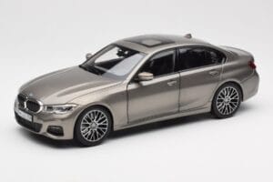 BMW 330i G20 Sidabrinis Norev 1:18 183275 Metalas