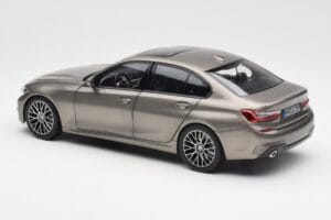BMW 330i G20 Sidabrinis Norev 1:18 183275 Metalas - nuotrauka 7 iš 8