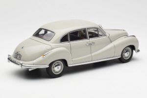 BMW 501 Cortina Pilkas AUTOart 1:18 80430393098 Metalas - nuotrauka 3 iš 8