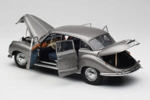 BMW 502 2.6 Luxus Silver Beige Metallic AUTOart 1:18 70591 Metalas - nuotrauka 5 iš 8