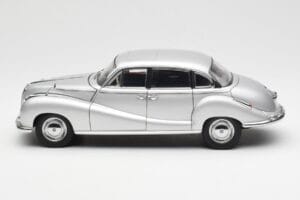 BMW 502 2.6 Luxus Super Sidabrinis AUTOart 1:18 70593 Metalas - nuotrauka 4 iš 8