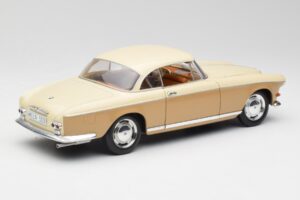 BMW 503 Smėlinė Revell 1:18 8832 Metalas - nuotrauka 3 iš 8