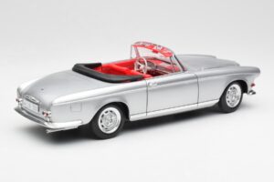 BMW 503 Sidabrinis Revell 1:18 18787 Metalas - nuotrauka 3 iš 8