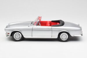 BMW 503 Sidabrinis Revell 1:18 18787 Metalas - nuotrauka 4 iš 8
