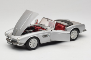 BMW 507 Kabrioletas Sidabrinis Revell 1:18 8829 Metalas - nuotrauka 2 iš 8