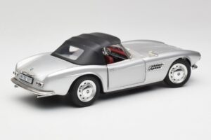 BMW 507 Sidabrinis Revell 1:18 9034 Metalas - nuotrauka 3 iš 8