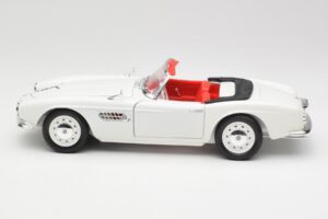 BMW 507 Touring Sport Feather White Revell 1:18 8810 Metalas - nuotrauka 4 iš 8
