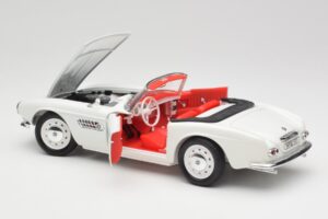 BMW 507 Touring Sport Feather White Revell 1:18 8810 Metalas - nuotrauka 5 iš 8