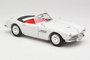 BMW 507 Touring Sport Feather White Revell 1:18 8810 Metalas - nuotrauka 6 iš 8