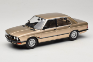 BMW 520i E28 Gold Metallic IXO 1:18 18CMC184 Metalas