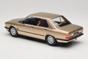 BMW 520i E28 Gold Metallic IXO 1:18 18CMC184 Metalas - nuotrauka 5 iš 6