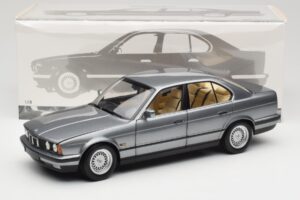 BMW 535i E34 Pilkas Metallic Minichamps 1:18 100024008 Metalas - nuotrauka 8 iš 8