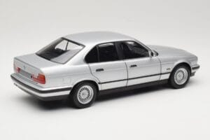 BMW 535i E34 Sidabrinis Minichamps 1:18 100024005 Metalas - nuotrauka 3 iš 8