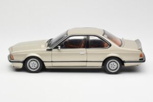 BMW 635 CSi E24 Bronzit Beige Metallic AUTOart 1:18 70523 Metalas - nuotrauka 4 iš 8
