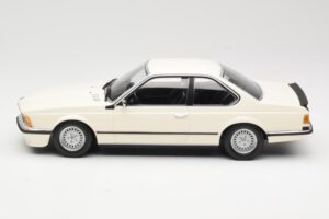 BMW 635 CSi E24 Baltas Minichamps 1:18 155028102 Metalas - nuotrauka 3 iš 6
