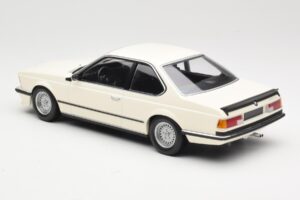 BMW 635 CSi E24 Baltas Minichamps 1:18 155028102 Metalas - nuotrauka 5 iš 6