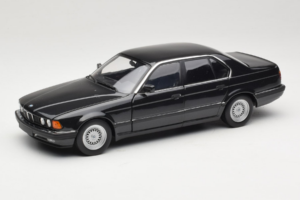 BMW 730i E32 Black Metallic Minichamps 1:18 100023002 Metalas