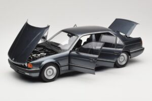BMW 730i E32 Grey Metallic Minichamps 1:18 100023005 Metalas - nuotrauka 2 iš 8