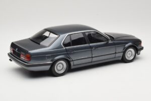 BMW 730i E32 Grey Metallic Minichamps 1:18 100023005 Metalas - nuotrauka 3 iš 8