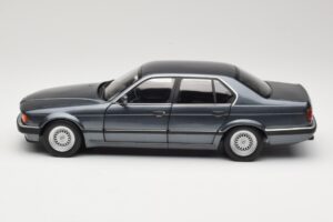 BMW 730i E32 Grey Metallic Minichamps 1:18 100023005 Metalas - nuotrauka 4 iš 8