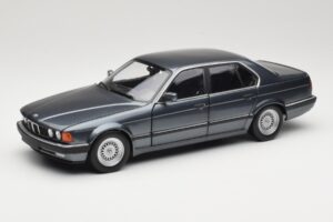 BMW 730i E32 Grey Metallic Minichamps 1:18 100023005 Metalas