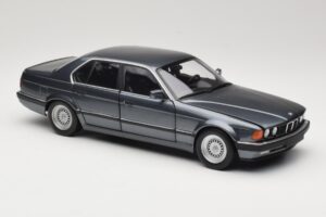 BMW 730i E32 Grey Metallic Minichamps 1:18 100023005 Metalas - nuotrauka 6 iš 8