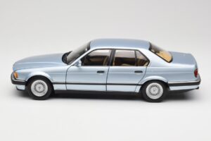 BMW 730i E32 Šviesiai Mėlynas Metallic Minichamps 1:18 100023008 Metalas - nuotrauka 4 iš 8