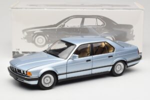 BMW 730i E32 Šviesiai Mėlynas Metallic Minichamps 1:18 100023008 Metalas - nuotrauka 8 iš 8