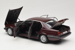 BMW 730i E32 Red Metallic Minichamps 1:18 100023001 Metalas - nuotrauka 5 iš 8