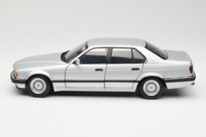 BMW 730i E32 Sidabrinis Minichamps 1:18 100023000 Metalas - nuotrauka 4 iš 8