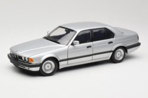 BMW 730i E32 Sidabrinis Minichamps 1:18 100023000 Metalas