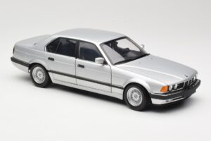 BMW 730i E32 Sidabrinis Minichamps 1:18 100023000 Metalas - nuotrauka 6 iš 8