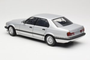 BMW 730i E32 Sidabrinis Minichamps 1:18 100023000 Metalas - nuotrauka 7 iš 8