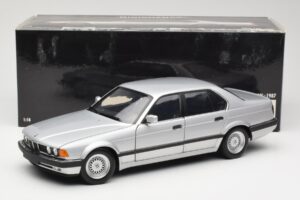 BMW 730i E32 Sidabrinis Minichamps 1:18 100023000 Metalas - nuotrauka 8 iš 8
