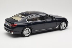 BMW 750Li F02 Imperial Blue Paragon 1:18 80432405586 Metalas - nuotrauka 3 iš 8