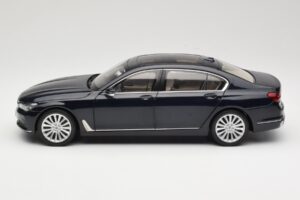 BMW 750Li F02 Imperial Blue Paragon 1:18 80432405586 Metalas - nuotrauka 4 iš 8