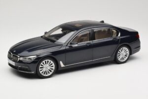 BMW 750Li F02 Imperial Blue Paragon 1:18 80432405586 Metalas