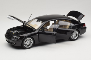 BMW 760Li E66 Individual Juodas Kyosho 1:18 08573RB Metalas - nuotrauka 2 iš 8