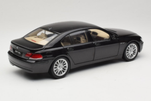 BMW 760Li E66 Individual Juodas Kyosho 1:18 08573RB Metalas - nuotrauka 3 iš 8